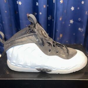 Nike Kids Black and White Sneakers